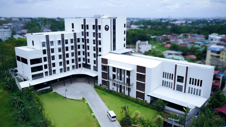 Full campus picture